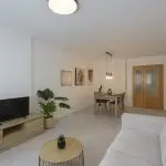 luminoso-salon-comedor-en-edificio-turia-scaled